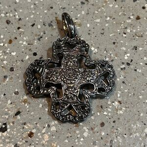 PREMIER DESIGNS KINDRED CROSS VINTAGE PENDANT SILVER TONE